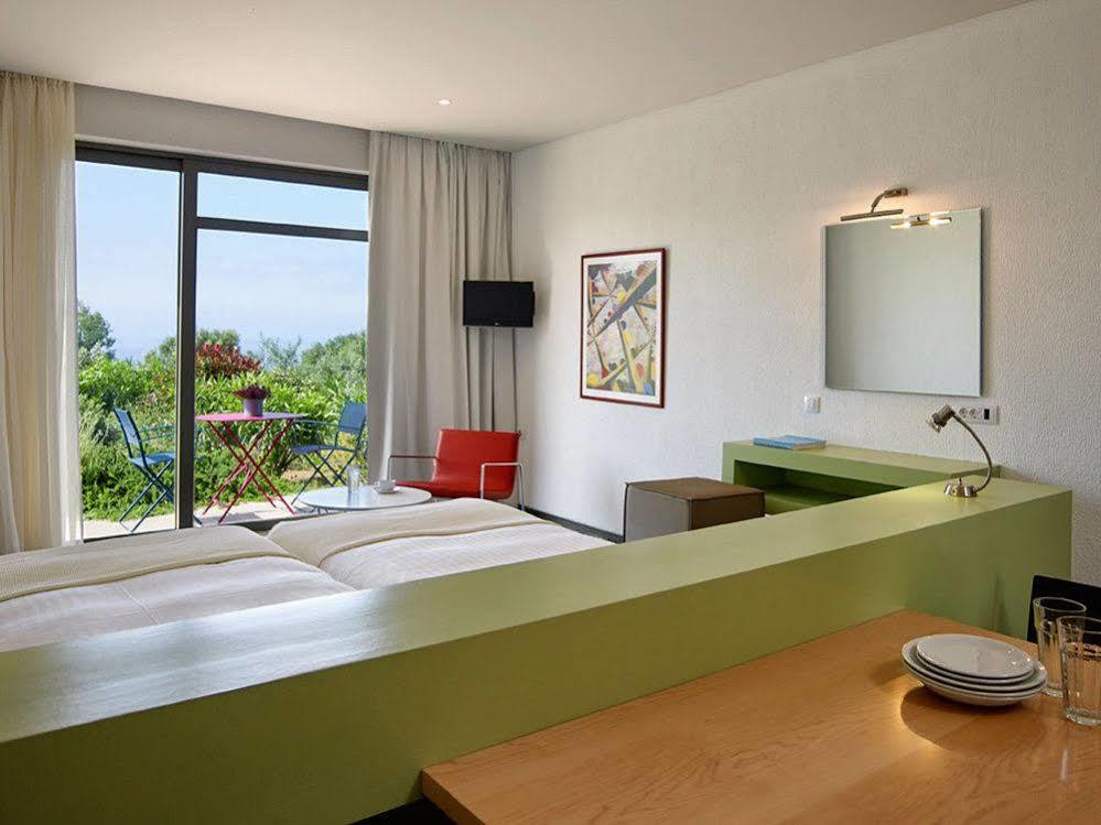 Leivatho Hotel スヴォロナータ エクステリア 写真